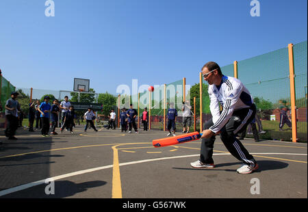 Cricket - Quattro Inghilterra Capitani Coach kids - MUGA Foto Stock