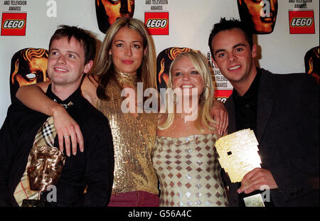 I presentatori di SMTV Declan Donnelly, Cat Deeley, Emma Bunton, e Anthony McPartlin al British Academy Children's Film and Television Awards a London's Park Lane. Foto Stock