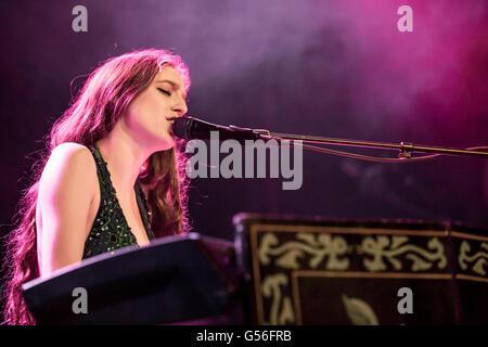 Detroit, Michigan, Stati Uniti d'America. 16 Giugno, 2016. BIRDY eseguendo sul suo 'bello sta' tour a Saint Andrews Hall di Detroit, MI il 16 giugno 2016 © Marc Nader/ZUMA filo/Alamy Live News Foto Stock