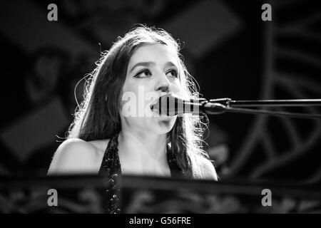 Detroit, Michigan, Stati Uniti d'America. 16 Giugno, 2016. BIRDY eseguendo sul suo 'bello sta' tour a Saint Andrews Hall di Detroit, MI il 16 giugno 2016 © Marc Nader/ZUMA filo/Alamy Live News Foto Stock