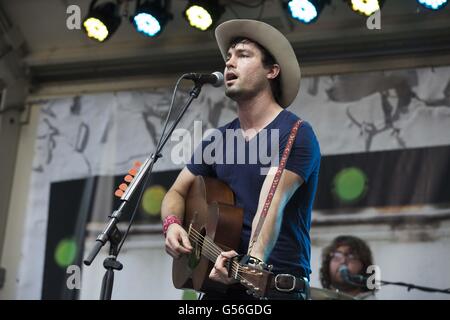 Chicago, Illinois, Stati Uniti d'America. 19 giugno 2016. Jared Kolesar di Jared e il mulino da Phoenix, Arizona. Suonare dal vivo presso parchi di vimini, Green Music Festival in Chicago Illinois © Rick Majewski/ZUMA filo/Alamy Live News Foto Stock