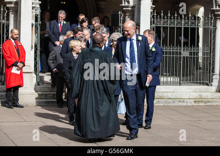 Londra, Regno Unito. Xx Giugno, 2016. Il leader della House of Commons Chris Grayling lascia St Margarets chiesa in Westminster, a seguito di un servizio speciale in memoria di Jo Cox. Jo Cox è stato ucciso nella sua circoscrizione elettorale di Batley e Spen il 16 giugno. Credito: Mark Kerrison/Alamy Live News Foto Stock