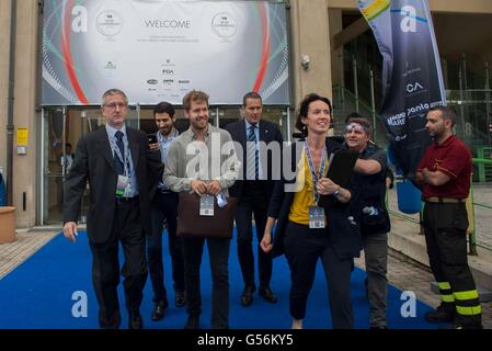 Torino, Italia. Il 21 giugno, 2016. Torino, Italia - 21 Giugno 2016: Sebastian Vettel va via alla FIA Sport Conference 2016 Il 21 giugno 2016 a Torino, Italia Credit: Nero Mail premere/Alamy Live News Foto Stock