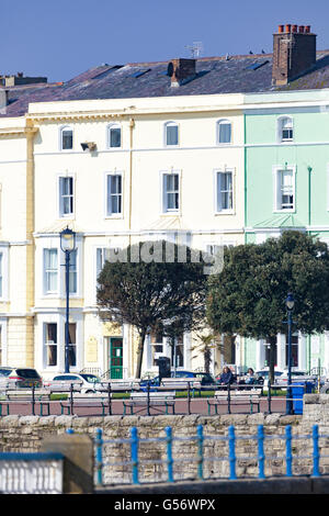 Alberghi e pensioni nella parte anteriore di Llandudno Pier, Llandudno, Galles del Nord, Regno Unito Foto Stock