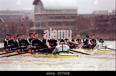 Univertsity boat race prove Foto Stock