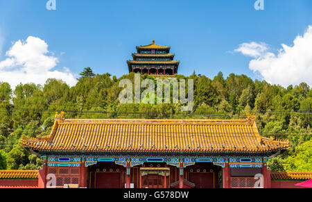 Porta nord e Wanchun Pavilion nel Parco Jingshan - Pechino Foto Stock