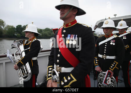 Diamond celebrazioni giubilari - Thames Pageant Foto Stock