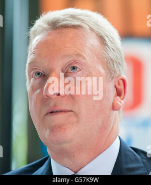 Pugilato - David Haye e Dereck Chisora Press Conference - Park Plaza Riverbank. Frank Warren, promotore di pugilato, durante la conferenza stampa al Park Plaza Riverbank di Londra. Foto Stock