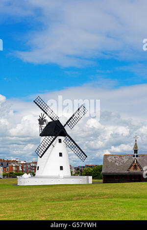 Il mulino a vento di Lytham, Lytham St Annes, Lancashire, Inghilterra, Regno Unito Foto Stock