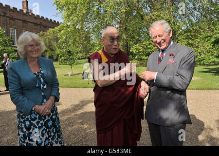 Dalai Lama visite REGNO UNITO Foto Stock