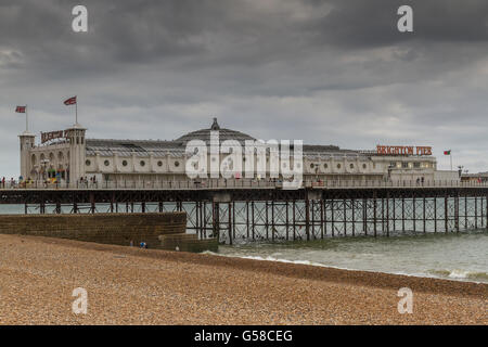 Brighton Palace Pier un grado 11 elencati piacere pier situato al Brighton Sea Front Brighton East Sussex, Regno Unito Foto Stock