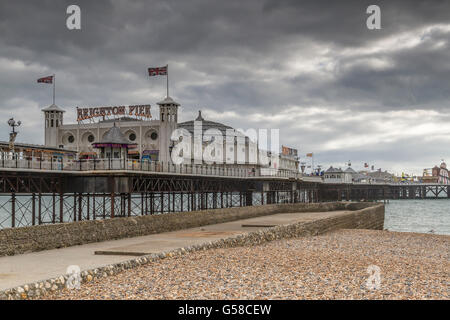 Brighton Palace Pier un grado 11 elencati piacere pier situato al Brighton Sea Front Brighton East Sussex, Regno Unito Foto Stock