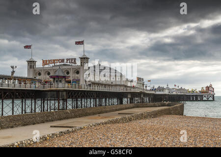 Brighton Palace Pier un grado 11 elencati piacere pier situato al Brighton Sea Front Brighton East Sussex, Regno Unito Foto Stock