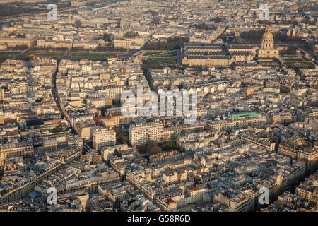 Vista su Parigi dalla Torre Eiffel Tour Eiffel, Paris, Francia Foto Stock