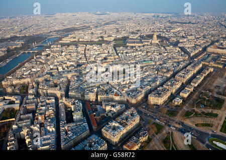 Vista su Parigi dalla Torre Eiffel Tour Eiffel, Paris, Francia Foto Stock