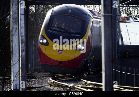 Pendallino ribaltamento elettrico treno Foto Stock