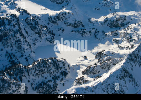 Colomers baita di montagna, Major de Colomers lago. Aiguestortes Parco Nazionale. Pirenei. Provincia di Lerida. La Catalogna. Spagna Foto Stock