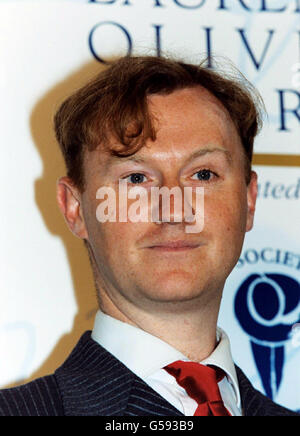 Mark Gatiss della League of Gentlemen alla cerimonia Laurence Olivier Awards 2001, nel centro di Londra. Foto Stock