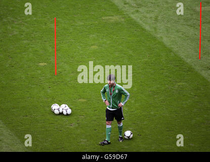 Calcio - UEFA Euro 2012 - Semifinale - Germania v Italia - Germania allenamento - Stadio Nazionale. Joachim Low, allenatore tedesco, durante la sessione di allenamento Foto Stock