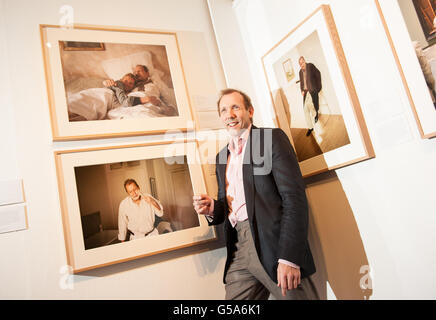 Il fotografo David Dawson propone opere di 'An Artist's Life: Photographs of Lucian Freud di Cecil Beaton e David Dawson', in mostra a Sotheby's, a Londra, dal 10 luglio al 11 agosto 2012. Foto Stock