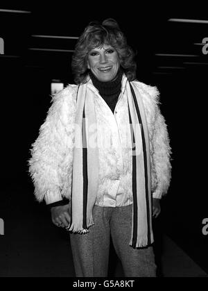 DUSTY SPRINGFIELD 1979: Singer Dusty Springfield all'aeroporto di Heathrow quando è arrivata da Los Angeles per un'apparizione alla Royal Albert Hall in un concerto di beneficenza davanti alla principessa Margaret in aiuto della Invalid Children's Aid Association. Foto Stock