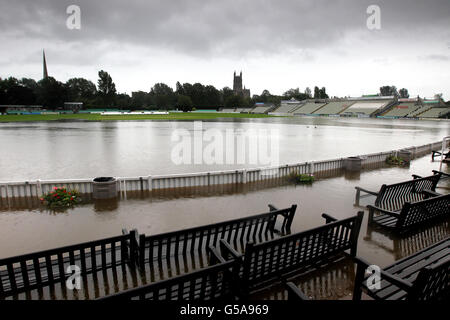 Cricket - Worcestershire County Cricket Ground inondazioni Foto Stock