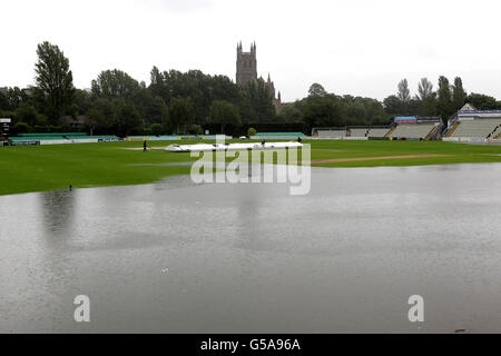 Cricket - Worcestershire County Cricket Ground inondazioni Foto Stock