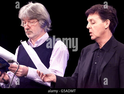 Paul McCartney Poesia lettura Foto Stock