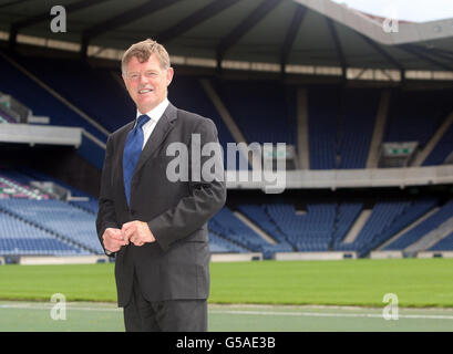 Il nuovo presidente della Rugby Union scozzese Alan Lawson durante il Rugby Union AGM scozzese al Murrayfield, Edimburgo. Foto Stock