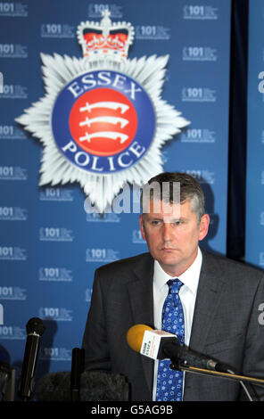 Il soprintendente detective della polizia di Essex Liam Osborne parla ai media della sede della polizia di Essex a Chelmsford, dove è stato annunciato che Peter Reeve, che è stato voluto per l'omicidio dopo che un ufficiale di polizia è stato ucciso, è stato trovato morto in un cimitero. Foto Stock