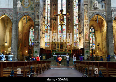 L interno della Basilica di Santa Croce, Basilica di Santa Croce, è la principale chiesa francescana di Firenze Foto Stock