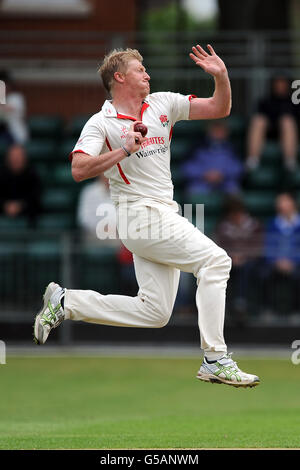 Cricket - LV= County Championship - Divisione uno - giorno tre - Surrey / Lancashire - The Sports Ground. La Cappella Glen del Lancashire in azione Foto Stock