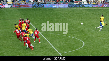 Giochi Olimpici di Londra - 2° giorno. Il Brasile Neymar segna il secondo gol contro la Bielorussia durante la partita Brasile / Bielorussia del Gruppo C a Old Trafford, Manchester. Foto Stock