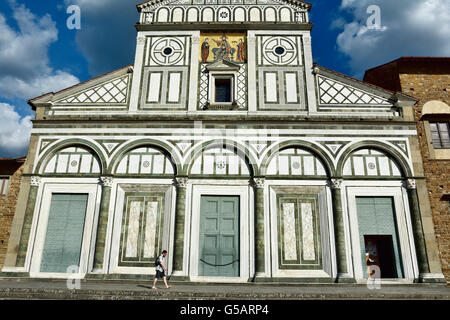 San Miniato al Monte, San Minias sulla montagna, è una basilica a Firenze in piedi in cima ad uno dei punti più alti della città. Foto Stock