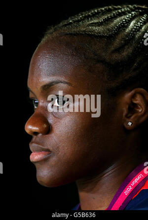 Team GB boxer Nicola Adams durante la conferenza stampa del Team GB presso il Main Press Center di Olympic Park, Londra. Foto Stock