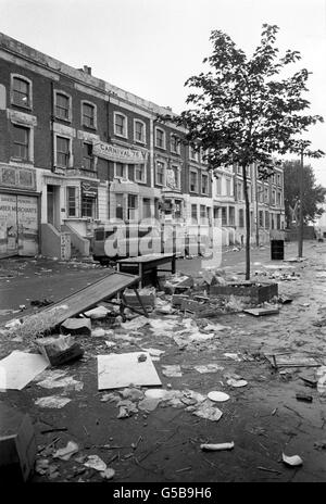 British Crime - disordini civili - carnevale di Notting Hill Riot - Londra - 1976 Foto Stock