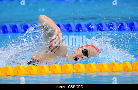 Giochi Olimpici di Londra - 4° giorno. Il Siobhan-Marie o'Connor della Gran Bretagna si riscalda presso l'Aquatics Centre nel Parco Olimpico di Londra. Foto Stock