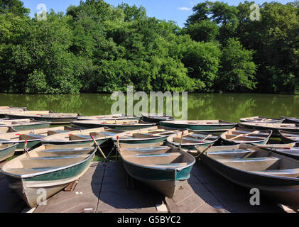 Canoa docking station. Il Central Park di New York City Foto Stock