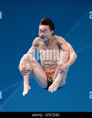 I Giochi Olimpici di Londra, giorno 11. Il Kai Qin cinese durante la finale di Springboard da 3 m maschile Foto Stock