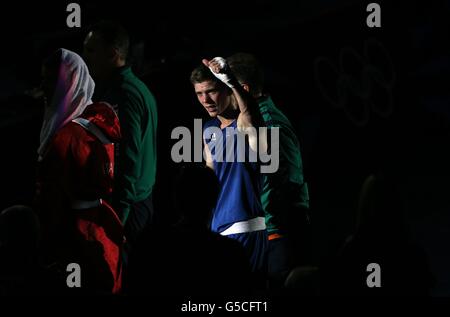 Luke Campbell della Gran Bretagna festeggia dopo aver vinto contro John Joe Nevin irlandese nella finale di Boxing Bantam 56 kg presso l'Excel Center di Londra, il giorno 15 delle Olimpiadi di Londra del 2012. Foto Stock