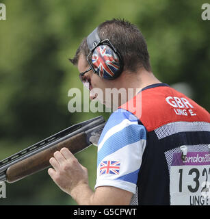 Giochi Olimpici di Londra - giorno 10. Edward Ling della Gran Bretagna durante il Trap Men Competition alla Royal Artillery Barracks di Woolwich, Londra. Foto Stock