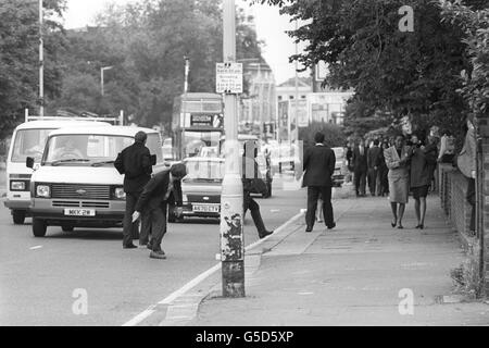 Polizia - Michael Flynn esequie - Bromley Road, Catford, Londra Foto Stock