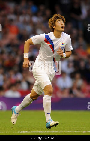 Giochi Olimpici di Londra - giorno 14. Sung Yueng Ki della Corea del Sud durante la partita maschile di calcio Bronze tra Giappone e Corea del Sud al Millennium Stadium Foto Stock