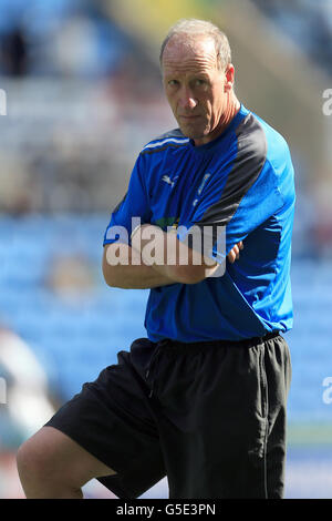 Calcio - Npower Football League One - Coventry City v Carlisle United - Ricoh Arena. Steve Ogrizovic, allenatore di portiere della città di Coventry Foto Stock