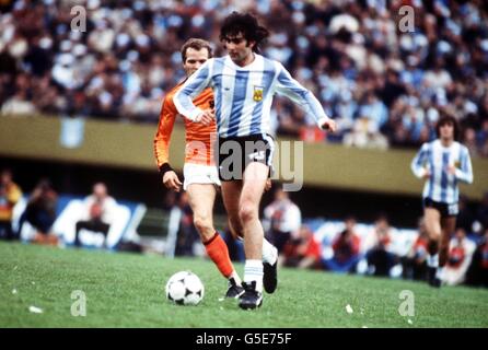 Calcio - Coppa del mondo Argentina 78 - finale - Argentina v Olanda - Estadio Monumental, Buenos Aires. Mario Kempes, Argentina [contro Paesi Bassi] Foto Stock