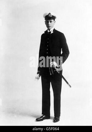 Il Principe Alberto, Duca di York, che in seguito divenne Re Giorgio VI, vestito come Midshipman nel 1914. Foto Stock