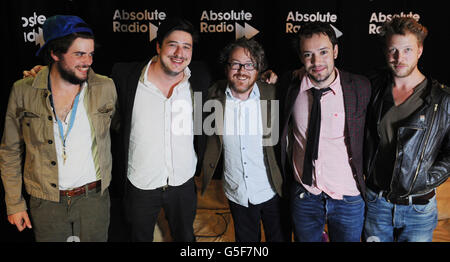 Mumford e figli a Absolute Radio - Londra Foto Stock