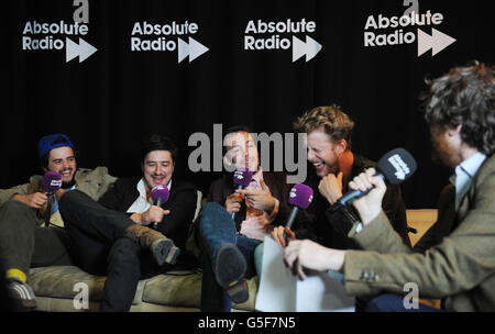 Mumford e figli a Absolute Radio - Londra Foto Stock