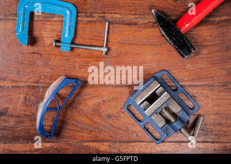 Tavolo con gli attrezzi, vista dall'alto Foto Stock