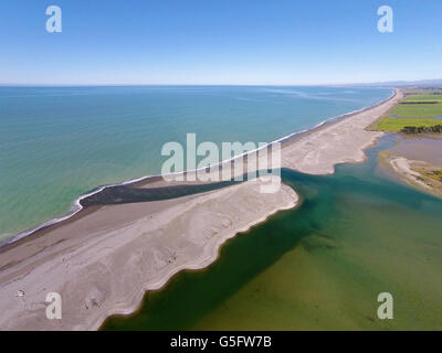 Opihi Foce, vicino a Temuka, Canterbury sud, South Island, in Nuova Zelanda - antenna fuco Foto Stock